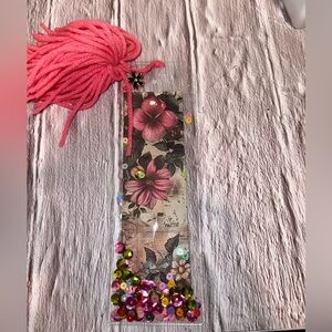 Floral Shaker Bookmark